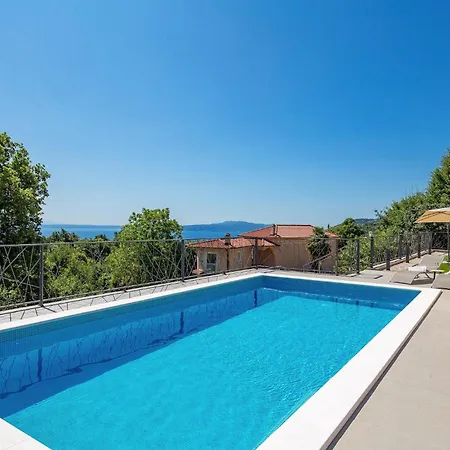 Castanea Tatil Evi Poljane